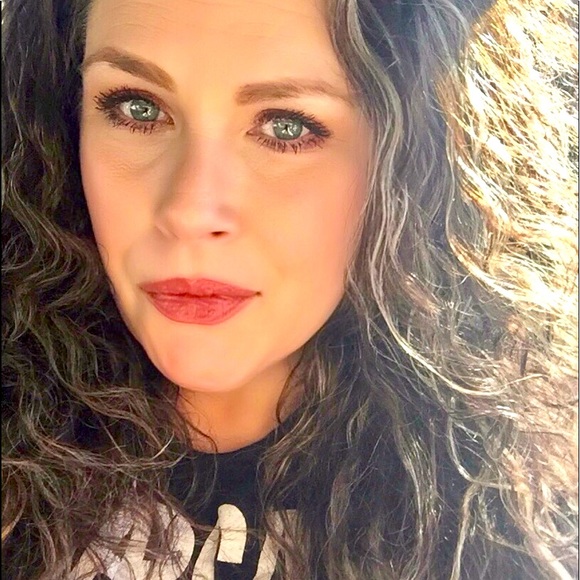 Meet your Posher, Lacy - Picture 1 of 1